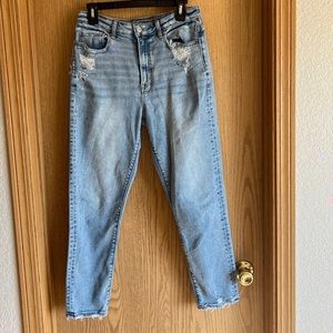 American Eagle Distressed Mom Jeans— Women’s